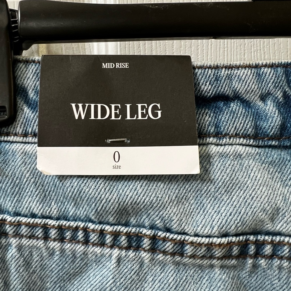 NWT Future Collective Women’s Mid Rise Wide Leg Jeans, Relaxed Jean Size 0 - Picture 8 of 14